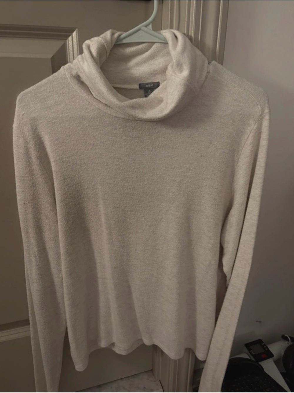 aerie women’s Cream Turtleneck Sweater